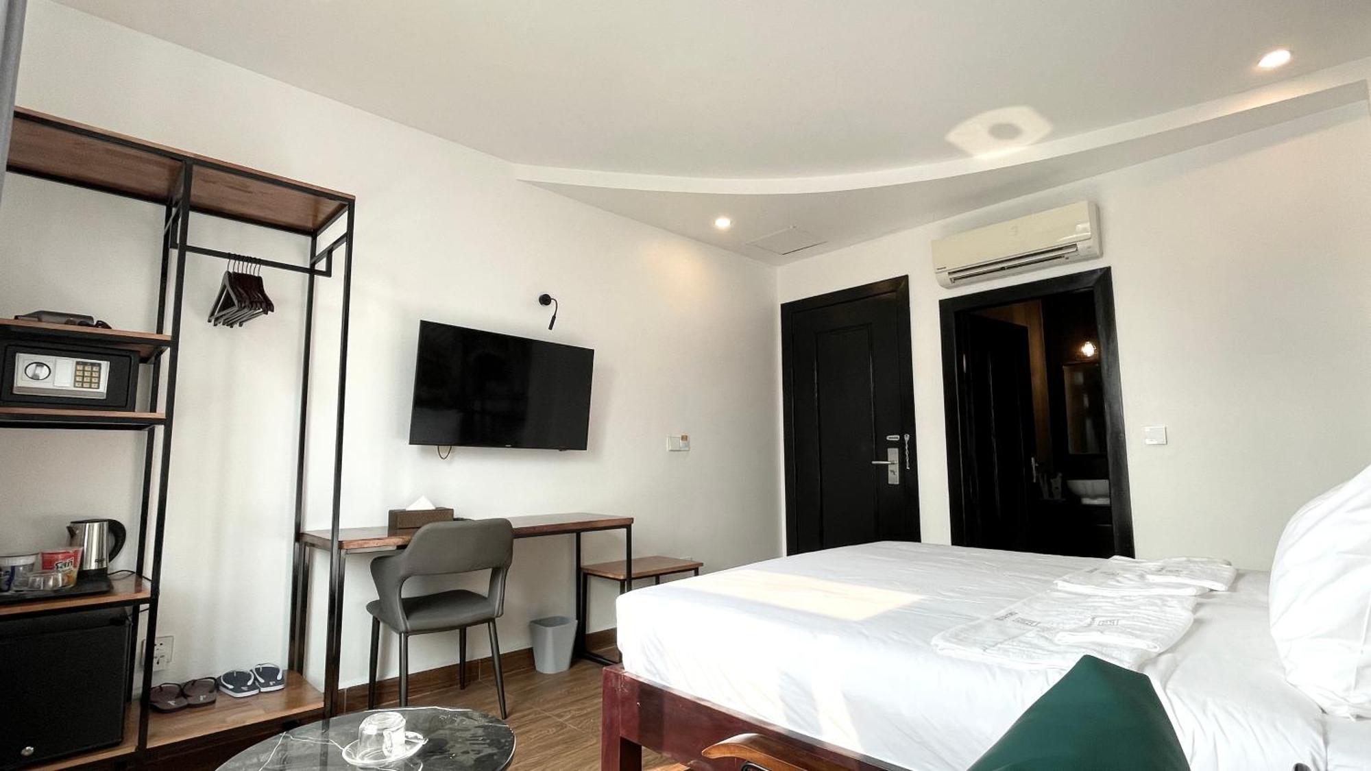 Times Hotel At Bassac Lane Phnom Penh Exterior foto